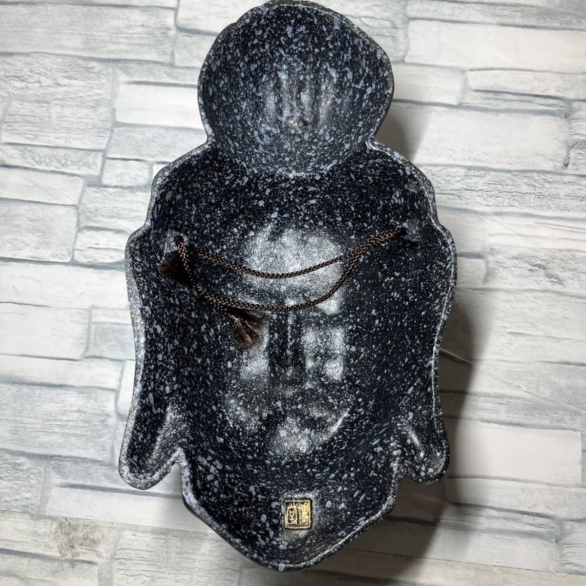 Amazon.co.jp: 佛面 法隆寺 夢違観音 飾り面 壁掛け 鋳物 金属 重量約